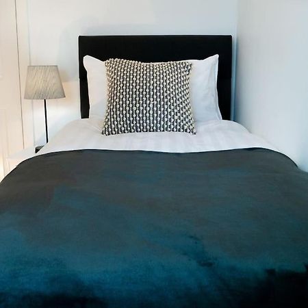 Central 2 Bedroom Luxury Home Close To River Ness 因弗内斯 外观 照片