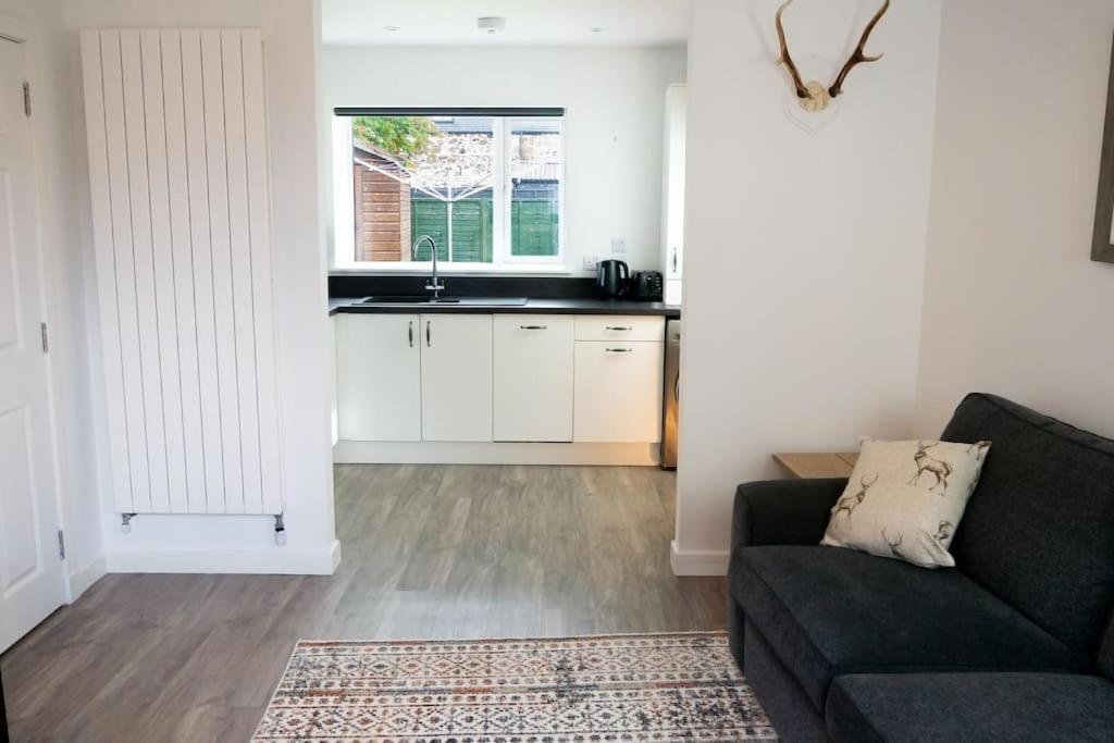 Central 2 Bedroom Luxury Home Close To River Ness 因弗内斯 外观 照片